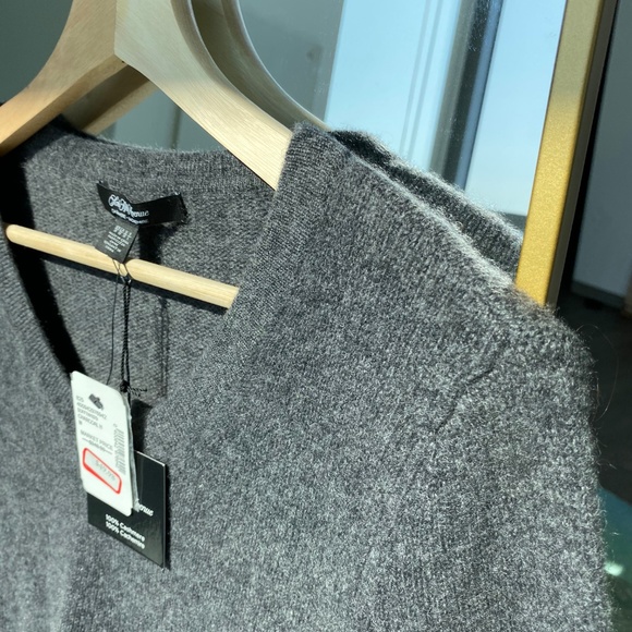 100% Cashmere Sweater with Wide-Sleeve NWT - Picture 8 of 8